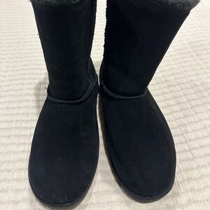 Black suede fuzzy button boots